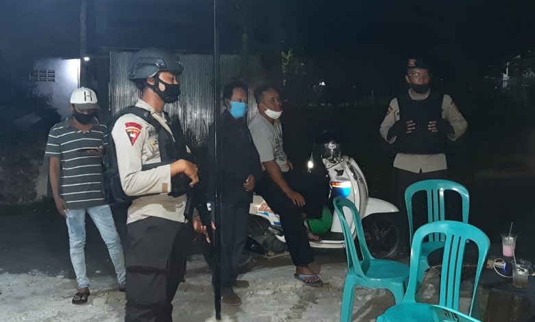 Photo of Tekan Kejahatan di Kota Balikpapan, Brimob Polda Kaltim Rutin Patroli Malam