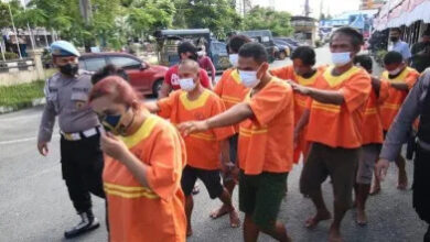 Photo of Beraksi Belasan Kali Dalam Gudang yang Sama, 19 Orang Komplotan Pencuri Dibekuk Pihak Berwajib